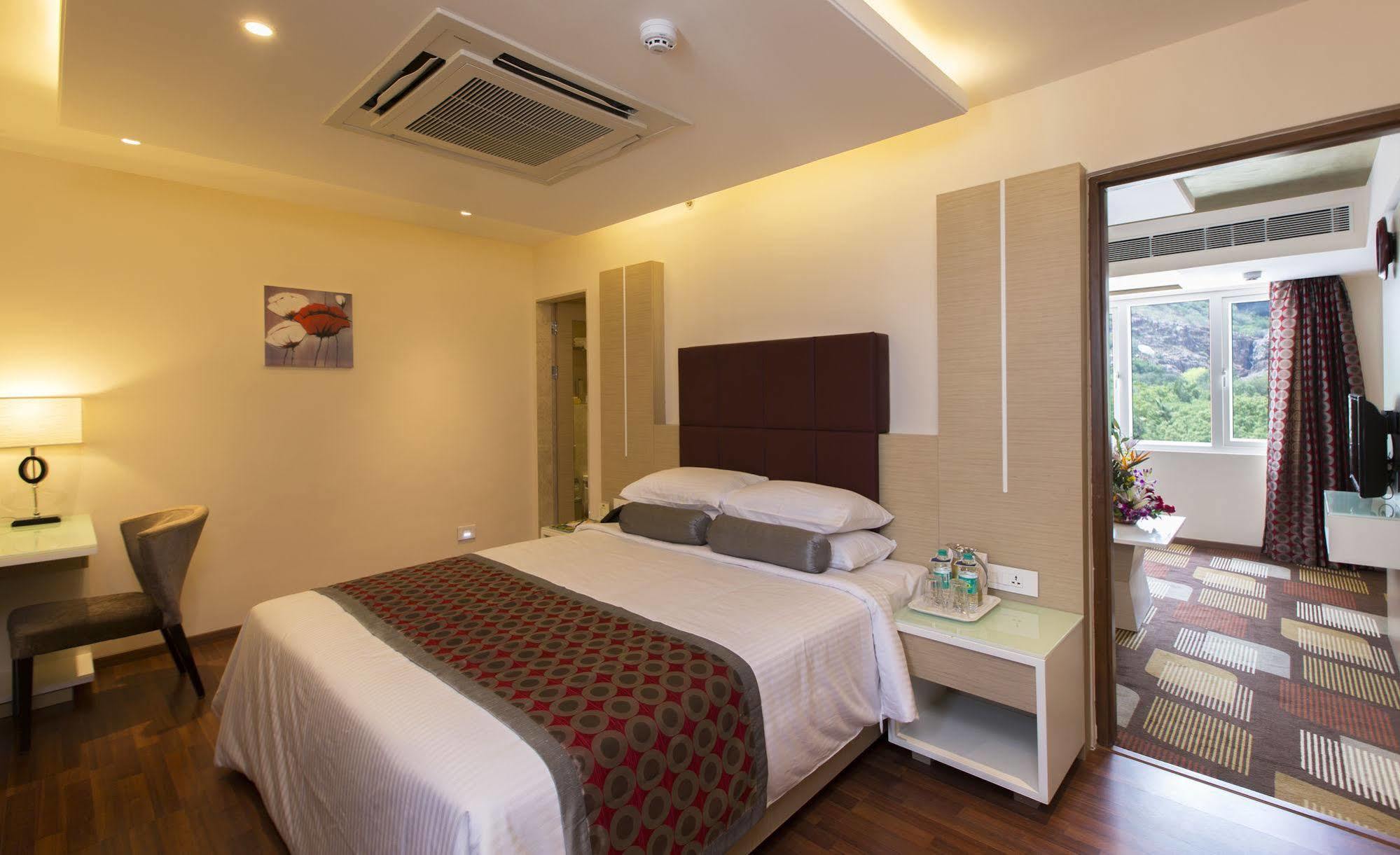 Pai Viceroy Hotel Tirupati Ngoại thất bức ảnh